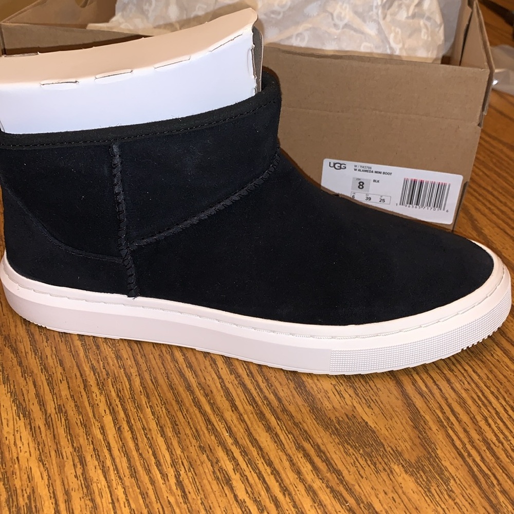 UGG Black Ankle Boots with White Sole - Picture 5 of 16